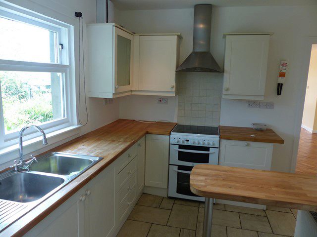  Image of 4 bedroom Cottage to rent in Pettinain Lanark ML11 at Pettinain Lanark South Lanarkshire, ML11 8SR